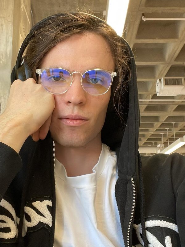 POV you are the Creative Cloud Desktop App and I am about to force quit